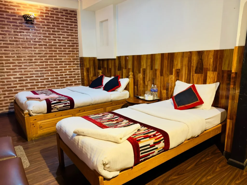 Twin Bed Room